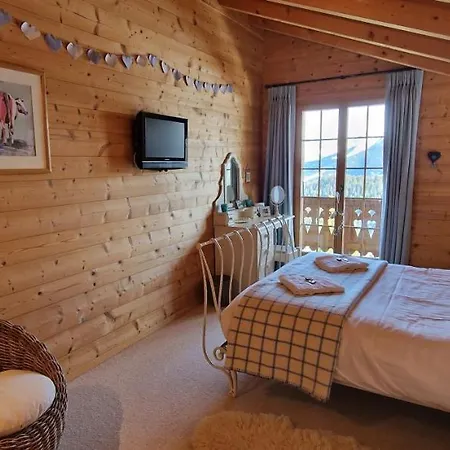 Ella Chalet Champoussin